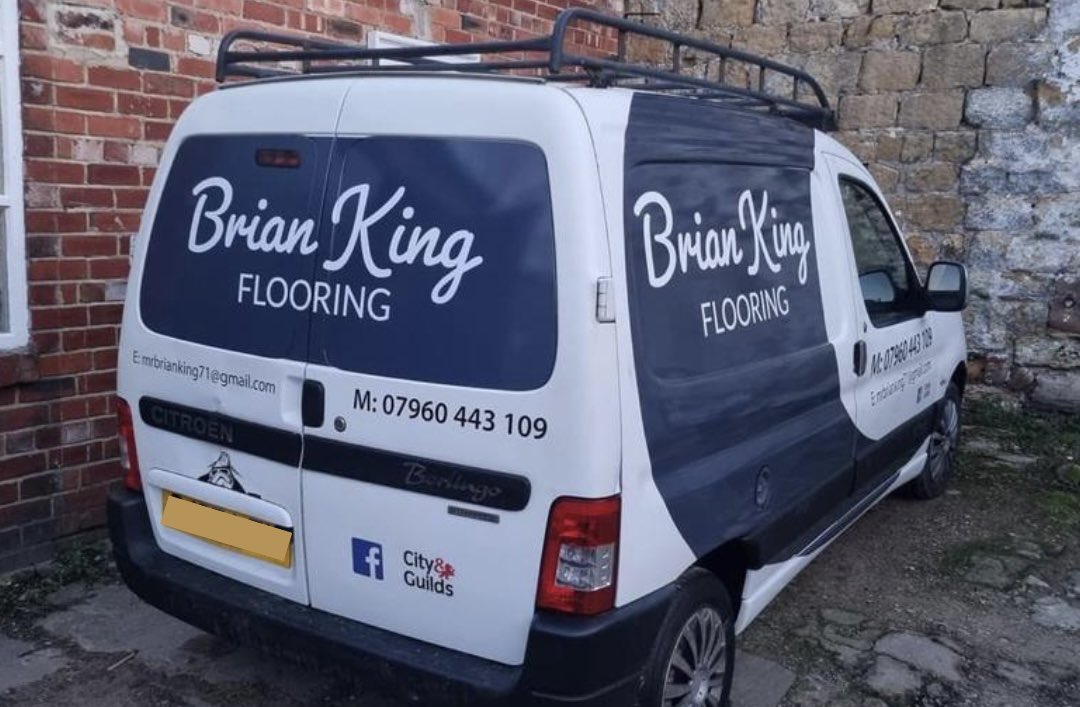 DSignsHarrogate's tweet image. n understated design doesn’t mean boring.  

Take the partial wrap we recently did for Brian King Flooring.

We implemented van graphics featuring two of their brand colours to create a sleek, timeless look. 

#vangraphics #branding #signage