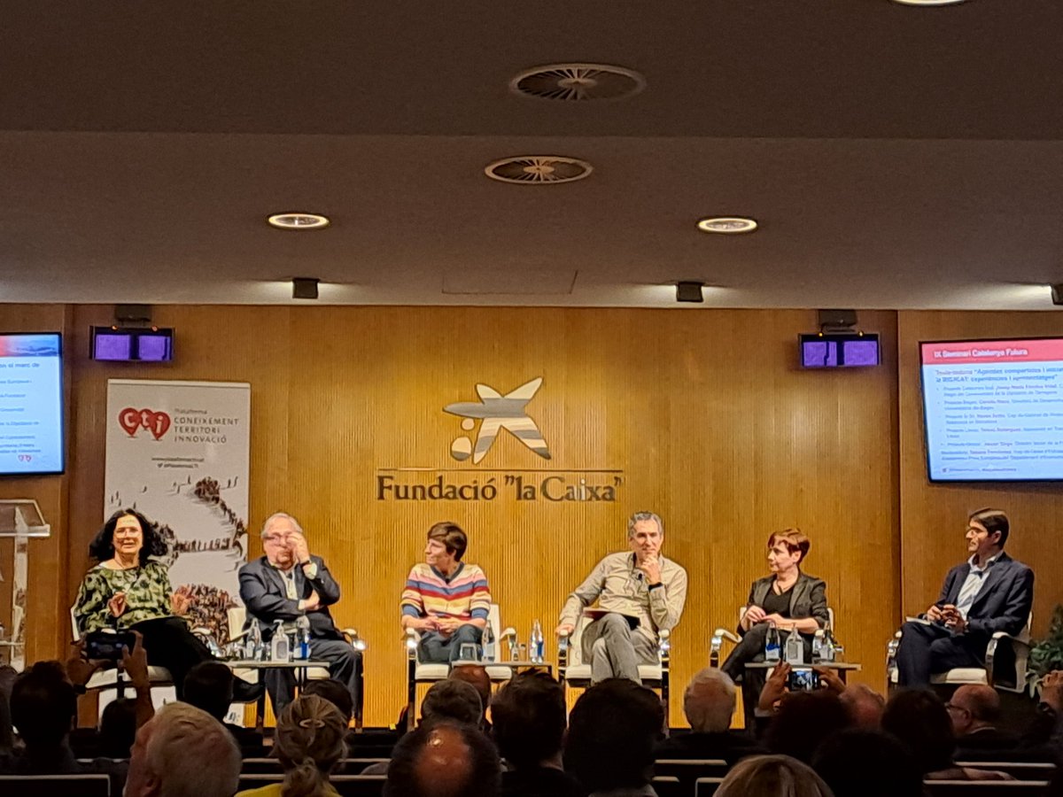 Avui som a la jornada #catalunyafutura organitzada per <a href="/PlataformaCTI/">Plataforma CTI</a>. Ara aprenent sobre com facilitar la col.laboració entre els agents dels ecosistemes de recerca i innovació en un marc d'agendes compartides.