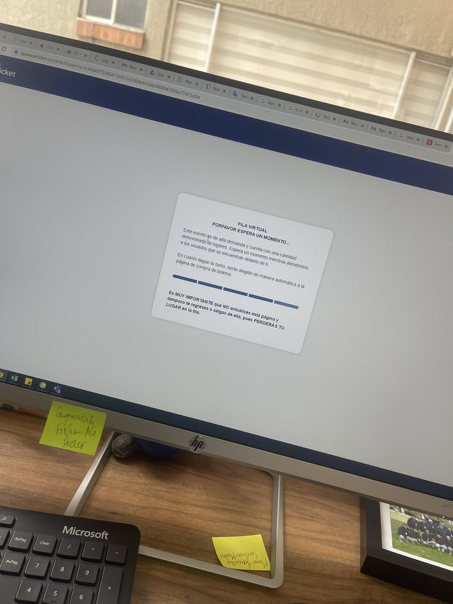 Diegobritot's tweet photo. La situación económica está mala…
También la situación económica comprando boletas para RBD 😔 https://t.co/pOLS0fkiME