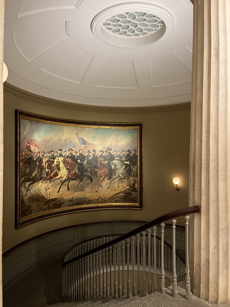Lindsayanne94's tweet photo. One of my favorite parts of the NPG architecture is that every part of the museum looks to coincide with the architecture. The dome ceiling and winding staircase with the cathedral like pillar feels very presidential which would make sense for the painting. #MSTDSM https://t.co/lTiTzo48rc