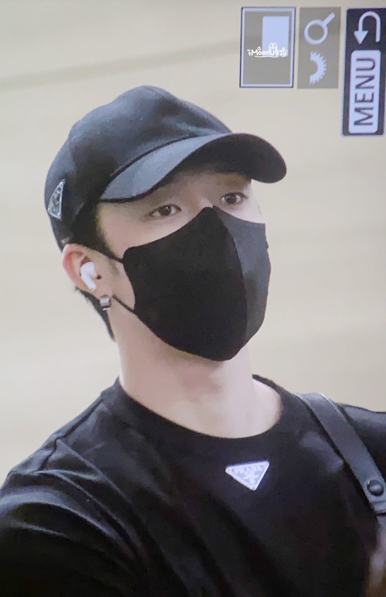 his little eyes 🥺❤️‍🩹