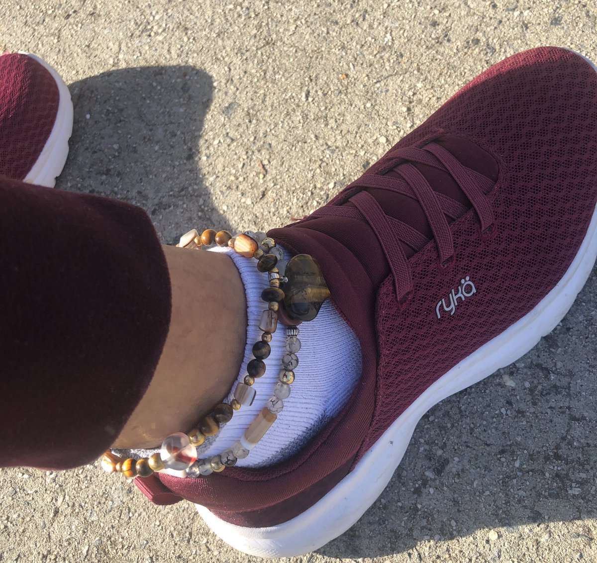 ImagineThis704's tweet photo. #lowhangingfruit ☮️ on @ryka #tigerseye #heart for every day 
#PrettyPeacePairings A great pair 👟👟 to pair with #peace. Thank you for the pic friend 🥰….🌞🧘🏽☮️ https://t.co/XZlIeF414N