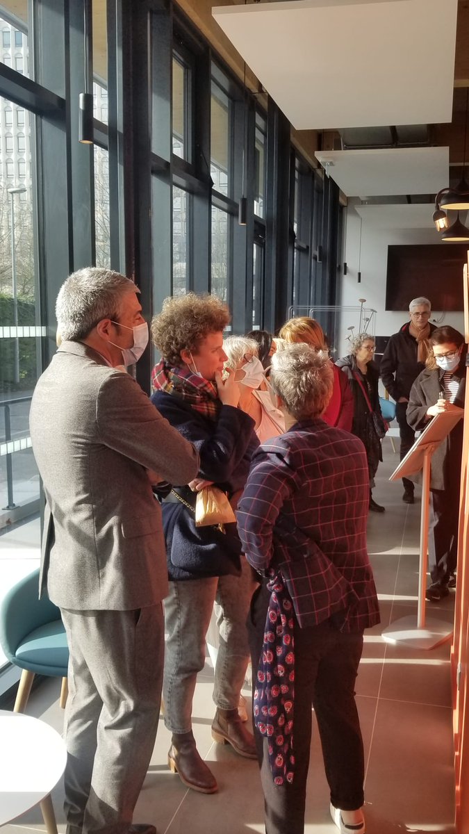 GHUMondor's tweet photo. Visite commentée de l'#exposition « Point de vie » de Gribouille Superstar🎨 à l'hôpital Henri-Mondor.💬 Merci à Isabelle Gueroult, ancienne patiente de #Calipsso et #artiste pour ce moment beau moment de convivialité et d'échange 🙏
@APHP @VilleCreteil @GHUMondor #soins #Sante https://t.co/AolmE2tXav