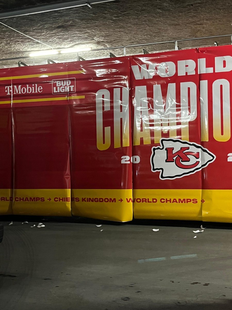SNEAK PEEK: The team behind today's #SuperBowlXVII parade dressed up The Kansas City <a href="/Chiefs/">Kansas City Chiefs</a>' busses underground in <a href="/SubTropolis/">SubTropolis</a>!

And yes, one of them came from Philly! 😂 #ChiefsKingdom