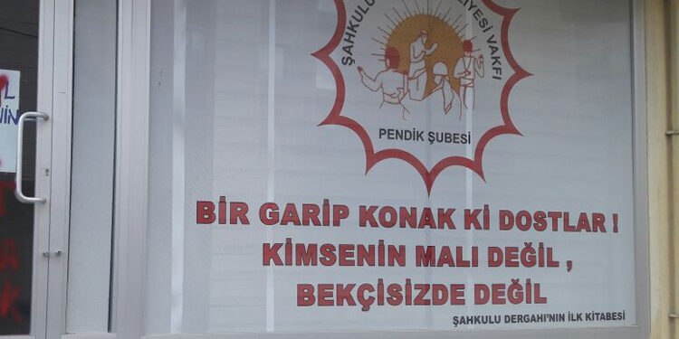 Şahkulu Sultan Vakfı Pendik şubesine silahlı saldırı 

➡️bit.ly/3IqGGbB
