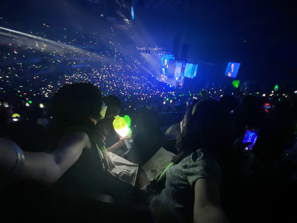 lunatala_'s tweet photo. MyCon PH | 2/12/23 | Smart Araneta Coliseum 

Destined to be with MAMAMOO 💚🤍
•Moonbyul• Solar• Wheein• Hwasa•

Shot puno! 
Jusko pooo!
Masaya po ba? Masaya po ba?!
Uliiit 
Mamamoo tuloy-tuloy.

#MAMAMOO #MAMAMOOinPH #MAMAMOOinMNL #MyConPH #MyConinMNL https://t.co/Y1oWWTNnxn