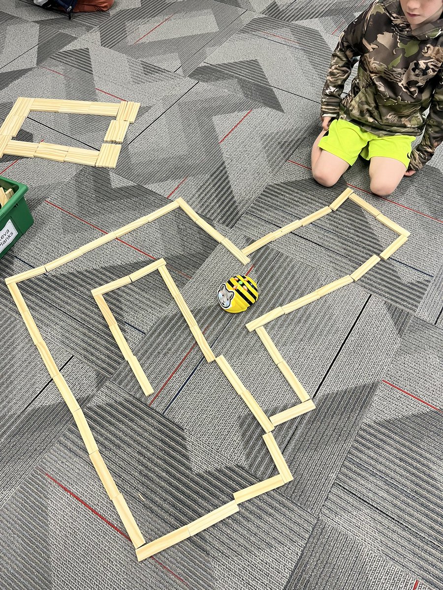 CESReads_Keller's tweet image. Hamster bots and all things Humphrey in the CES Learning Commons @CESCowboys #gcisdlib #WeAreCESCowboys