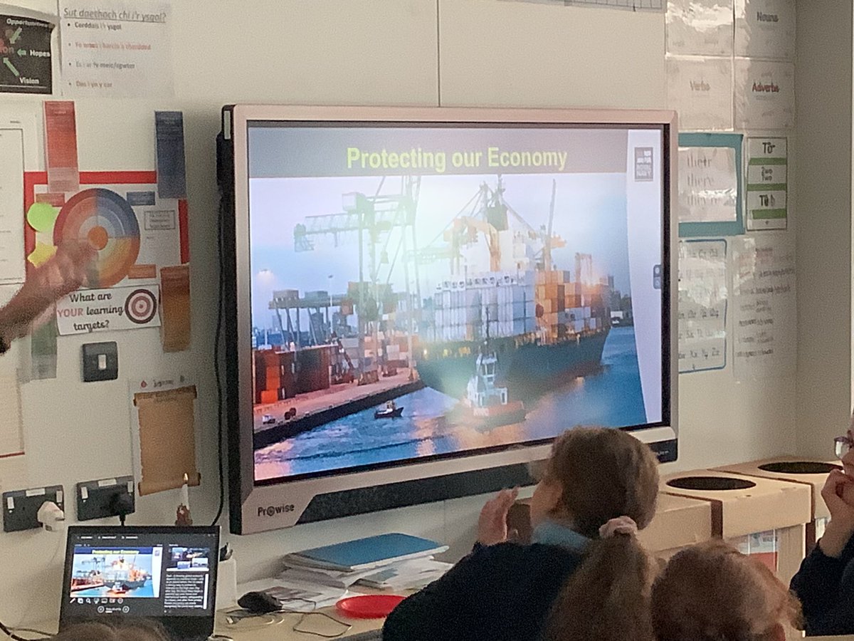 Year 6 learning all about the work done by the Royal Navy. @CdrFCampbell #RNAttract @CSCJES #careersandworkrelatedexperience