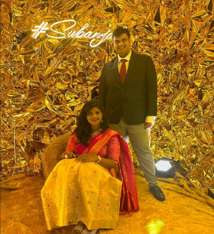 AdityaTodmal's tweet photo. Congratulations to the newly wed couple! ❤️

Few pictures from Subhasish Pani and Anjali's wedding with their family. 😀

Very well planned event.

#subhanjali https://t.co/GPbAjukWxV