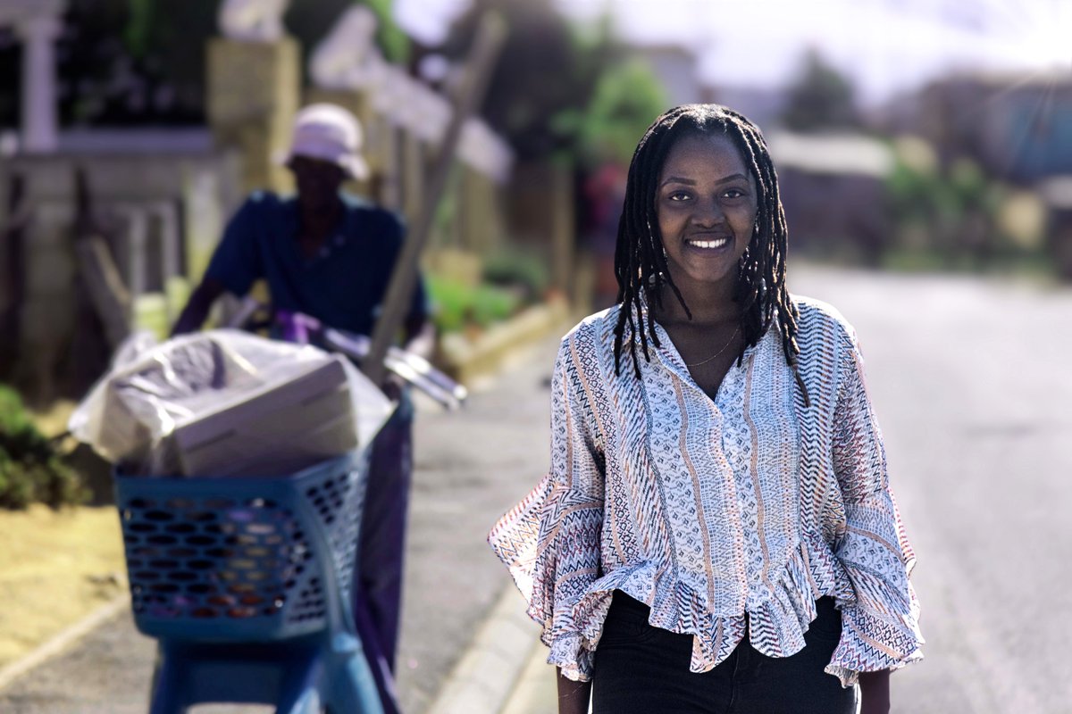 Smart Trolley Recycling: Chuma Lalendle & Sbahle Mgijima's idea is to improve the collection process of #waste pickers in Kayamandi & get the #community involved in #recycling to foster a responsible green community. Vote for your favourite: forms.gle/r4F3NpX9wn1UN9…