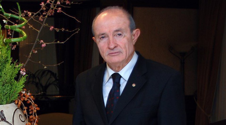 Vural Savaş ölmüş.