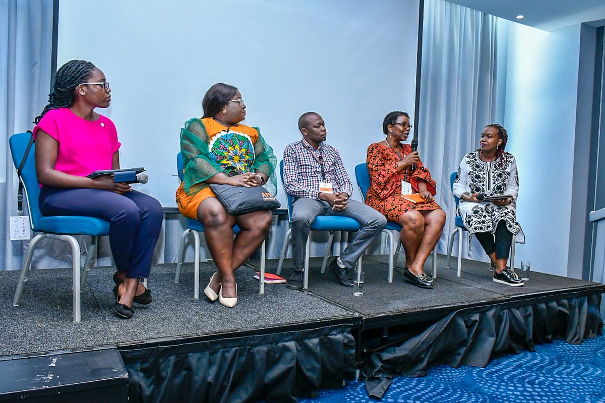 The #AfricanMediaFestival panelists for the theme: "How can CSOs &amp; Media collaborate?"
Moderator: <a href="/mwihaki254/">mwihaki muraguri</a>; <a href="/paukwa/">Paukwa Stories 🇰🇪</a>
From Left:
1 @BonyoLinda; <a href="/lawyershubkenya/">Lawyers Hub Kenya</a>
2 <a href="/JAppiahNyamekye/">Josephine Appiah-Nyamekye Sanny</a>; <a href="/afrobarometer/">Afrobarometer</a>
3 <a href="/OkumuJacob/">Jacob Okumu</a>; Change.org Foundation
4 <a href="/MargaretMliwa/">M.Mliwa</a>; <a href="/FordFoundation/">Ford Foundation</a>