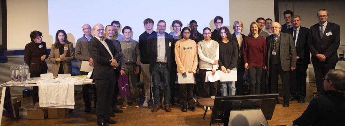 FranceChimieIDF's tweet photo. Félicitations à Mayssa, Inès et Alexandre, lauréats des 39èmes Olympiades de la Chimie en Ile de France ! 

https://t.co/3ZPLmhsXkk

@education_gouv @SylvieLatieule https://t.co/hMoI9OayR3