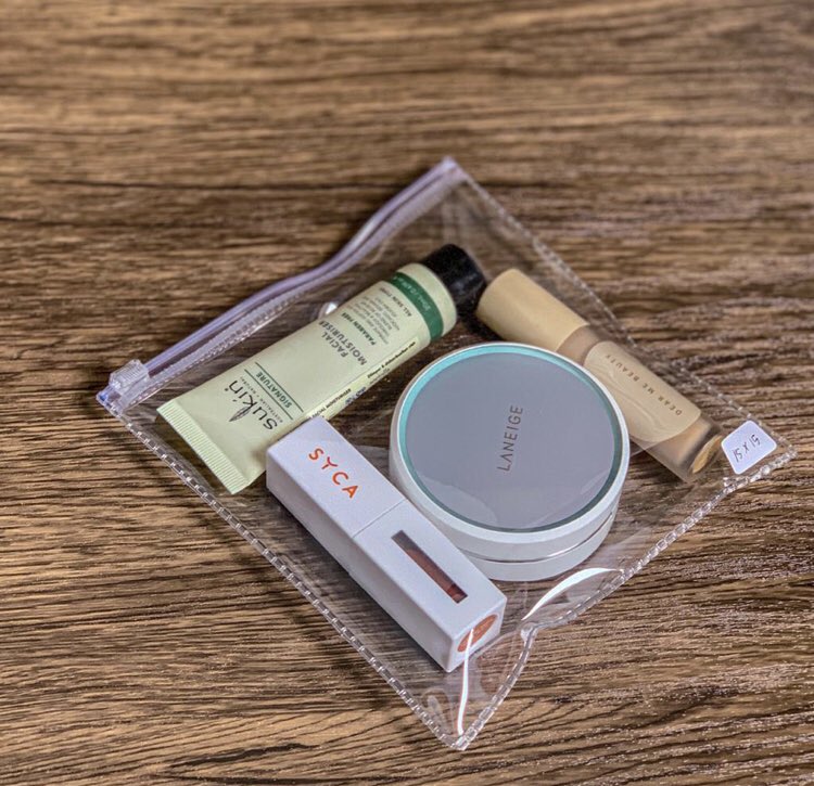 oturash's tweet photo. 7. pouch
bisa buat taro makeup kalian atau masker
pic 1: https://t.co/6PIT7tBpR4 ( 💸 8.000-16.000)
pic 2: https://t.co/WqVocB33DR (💸 2.200-4.700) https://t.co/LPScLc9lMN