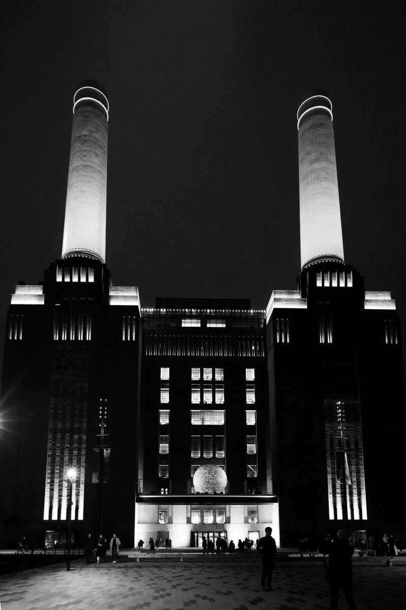 MonicaAnnWalker's tweet image. More from the #LightsFestival at #BatterseaPowerStation. So check my blog post about the experience with the rest of the photos here 👉🙂 mawalkerphotography.co.uk/post/battersea…
#bnw_demand #bnwmood #monochrome #bnw_globe #blackandwhitephoto #blacknwhite_perfection #bnw_captures #nikonz6