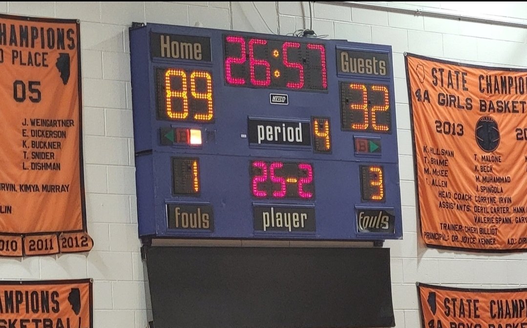 #Dolphinswatch Whitney Young and the <a href="/Ladydolphinsgbb/">Whitney Young Lady Dolphins</a> dedeat Jones 89-32 in the 1st round of State tournament. On to game two Thursday night! #EyesOnSate