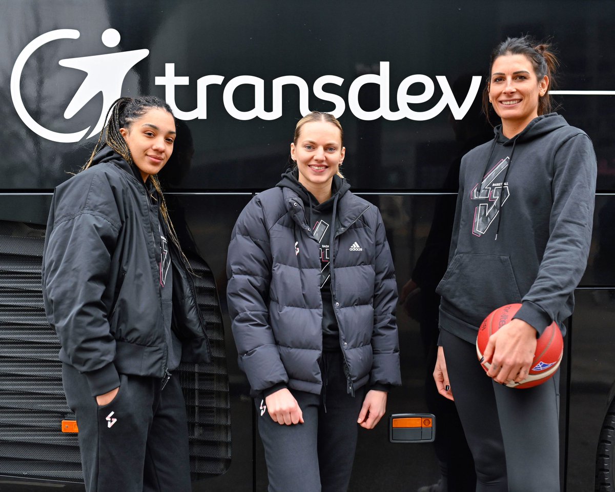 On the road ! 🚌 De retour après la trêve, les Lionnes partent en déplacement pour affronter demain les Tarbaises en 1/4 de Coupe de France 🔥🏆

#ASVElles