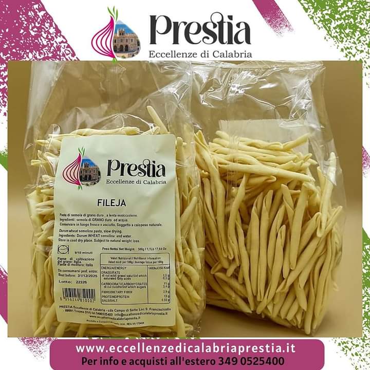 TropicalFrutta's tweet photo. #Buongiorno con un altra novità, la #pastasecca artigianale Prestia Eccellenze di Calabria🥰👇
https://t.co/ByIm9Ys8mN
#tropea #calabria #food #pasta #pastaartigianale #localfood #foodies #calabrianfood #fileja #prodottitipici #prodotticalabresi #buyingcontent #shipping https://t.co/4GvHuazC9u