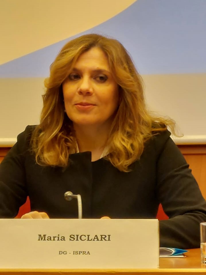 ISPRA_Press's tweet photo. Convegno #RaStEM, DG Siclari: "Con il 94% dei Comuni a rischio #dissestoidrogeologico, uno strumento di supporto a interventi di difesa del #suolo come RaStEM è fondamentale. Oggi avviamo percorso condiviso per i prossimi sviluppi nell’ambito del progetto #PNRR #GeoSciencesIR." https://t.co/36ikkYi50F