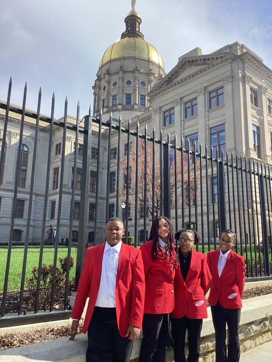 HopeHopkinsFACS's tweet photo. Paul D. West Middle School students taking part in the FCCLA Day at the State Capital. What an exciting day! @pauldwestfccla @NationalFCCLA @GeorgiaFCCLA @prin_pauldwest @ChefWilborn https://t.co/gxCu9TYzIE