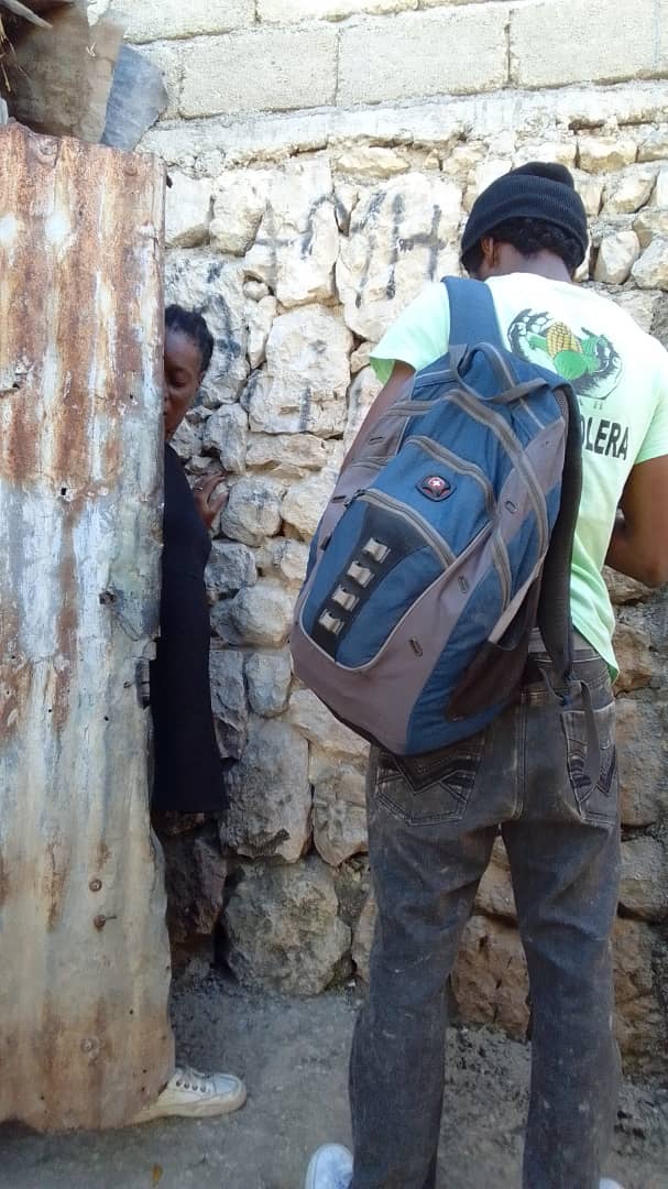 <a href="/ORRAH10/">ORRAH-HAITI</a> malgré la conjoncture sécuritaire du pays particulièrement dans la zone métropolitaine, poursuit avec son travail de proximité dans les quartiers réculés, afin d'aider la population à se protéger contre le choléra. Avec le soutien de l' <a href="/UNICEFHaiti/">UNICEF Haiti</a> .