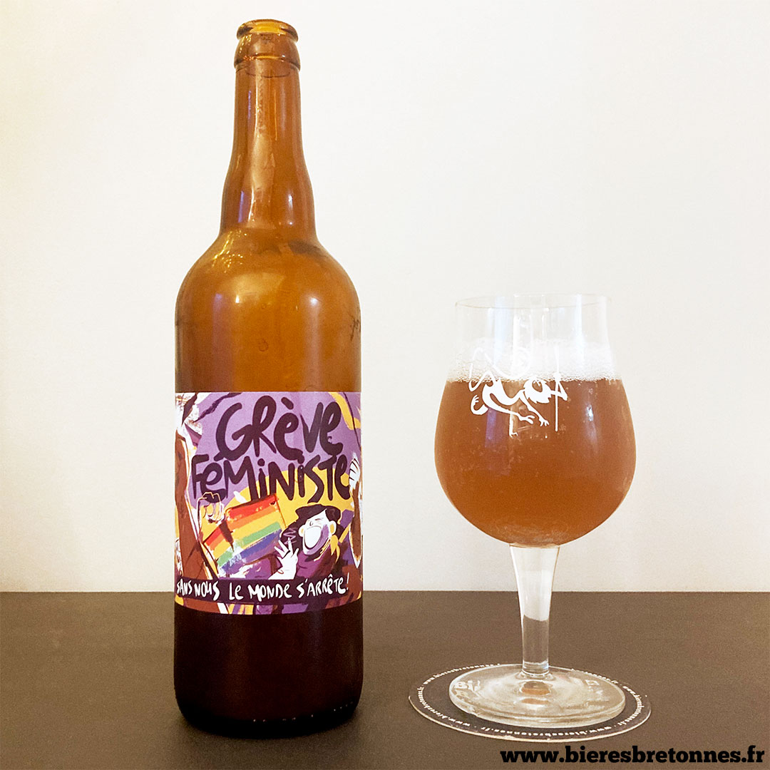 "Grève féministe", bière de soutien brassée par la Brasserie du <a href="/vxsinge/">BrasserieVieuxSinge</a> en collaboration avec <a href="/Noustoutes35/">Nous Toutes 35</a>, collectif féministe à Rennes.

À déguster (avec modération) le 8 mars bien évidemment ! Et n’oubliez pas : sans elles, le monde s’arrête !

bieresbretonnes.fr/portfolio-item…