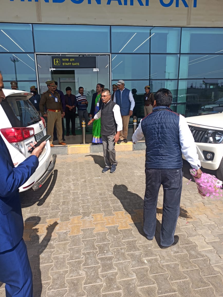 AaiHindon's tweet photo. Civil Enclave Hindon Ghaziabad successfully connecting other cities with National Capital Delhi too. Today VIP movement of Hon'ble Dy. Chief Minister,U.P. Mr Brijesh Pathak Ji successfully handled at CE Hindon.Also seen in picture  AAI officials, DM Ghaziabad and other officials. https://t.co/3qMJ8BJVNW