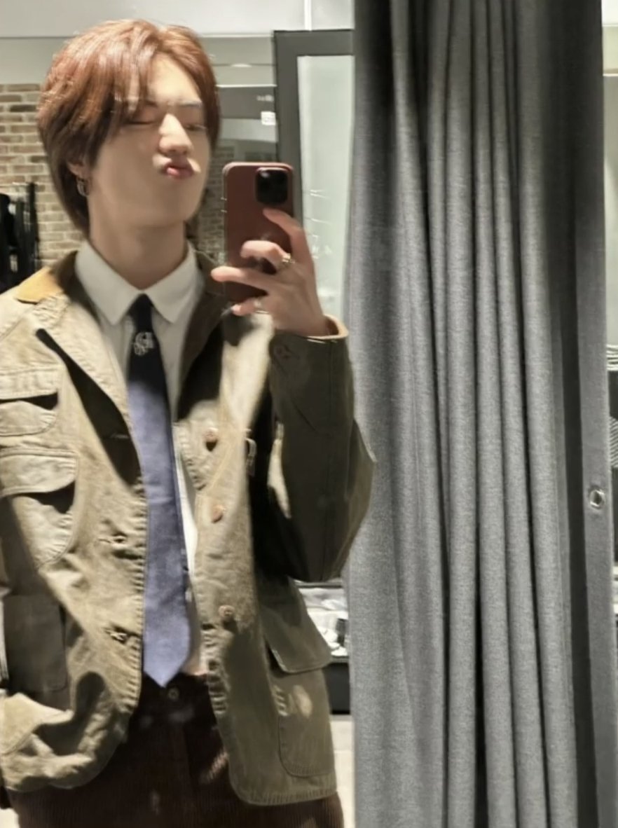 FpAFyQgaYAIrG5M?format=jpg&name=medium