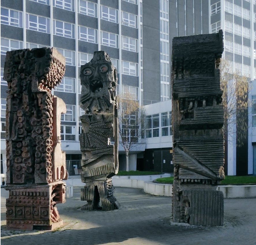 Great news #shippingbrowgallery ⬇️ Maryporters #percykelly & #williammitchell
Mitchell was a leading public realm artist in post-war period. Using mainly concrete, he worked to a high artistic quality with innovative & unusual casting techniques
Salforduni #minutmentotems 1996