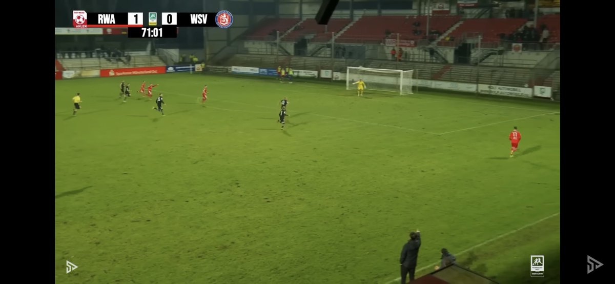 Julius_CMP's tweet image. Wenn du so Flanken verteidigst steigst du halt auch nicht auf #WSV