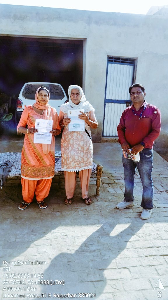 ManfulRam8's tweet photo. 49f गाव मे जनाधार मुखिया ज्ञान कोर और परमजीत कौर को मिलने वाले चिरंजीवी कार्ड के बारे में जानकारी दी ओर राज की जनकल्याणकारी योजनाओं के बारे में बताया
@ManfulRam8 @GirrajP30770390 @Hanuman35949089 @ashokgehlot51 @RajCMO @SureshK855 @kamboj_54 @Sandeep35289756 
#राजस्थान_सरकार https://t.co/oMSTVvQ91w