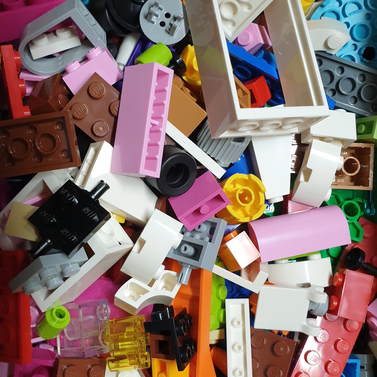 Die Legosteine liegen bereit, ihr benötigt also keine eigenen: wer mitspielen und dabei etwas zu Dokumentation und Reproduzierbarkeit lernen möchte, kann sich noch registrieren.
hu.berlin/lovedataweek23
#LoveData23