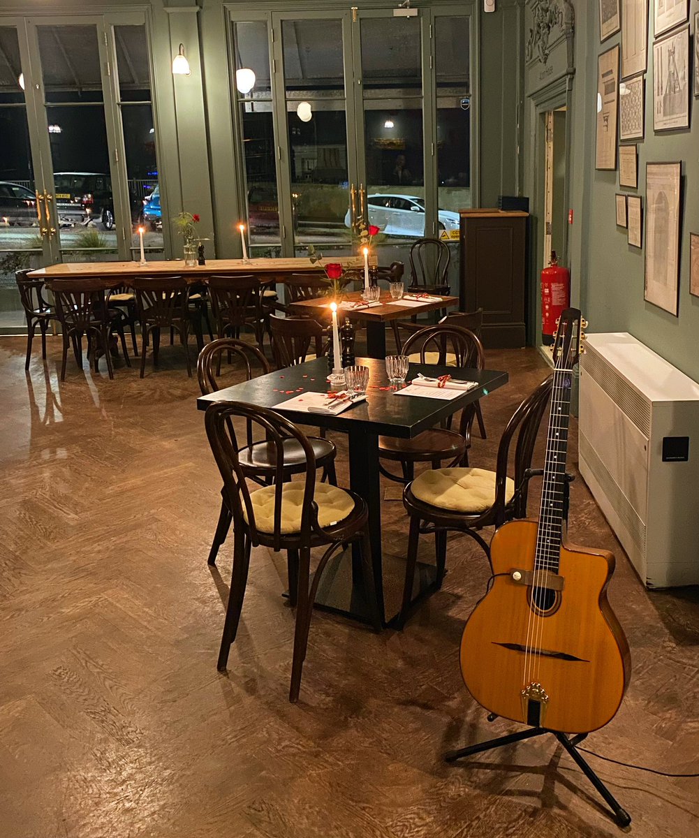 JonnyHepbir's tweet photo. Love was in the air last night at @albionhh hereβs a pic of little Bobby Aylward about to spring into action before the first set.
#djangoreinhardt #acousticguitar #ramsgate #ramsgatekent #swingguitar #valentines #romantic #albionhousehotel #rjaylwardguitar #livemusic https://t.co/XME6VLKDkR