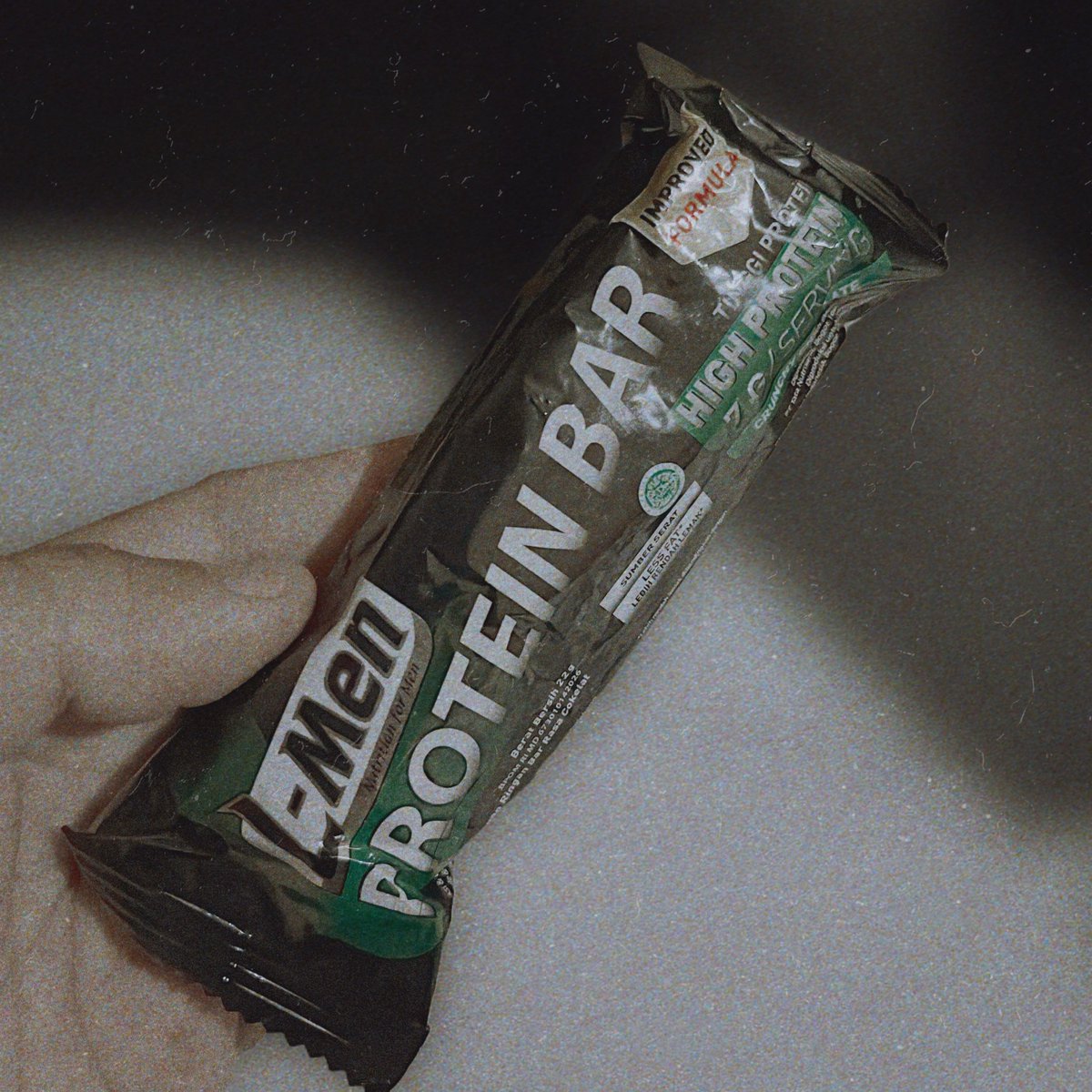 TWJagratara's tweet image. ngemil dulu tweeps #LMenProteinBar #LMen