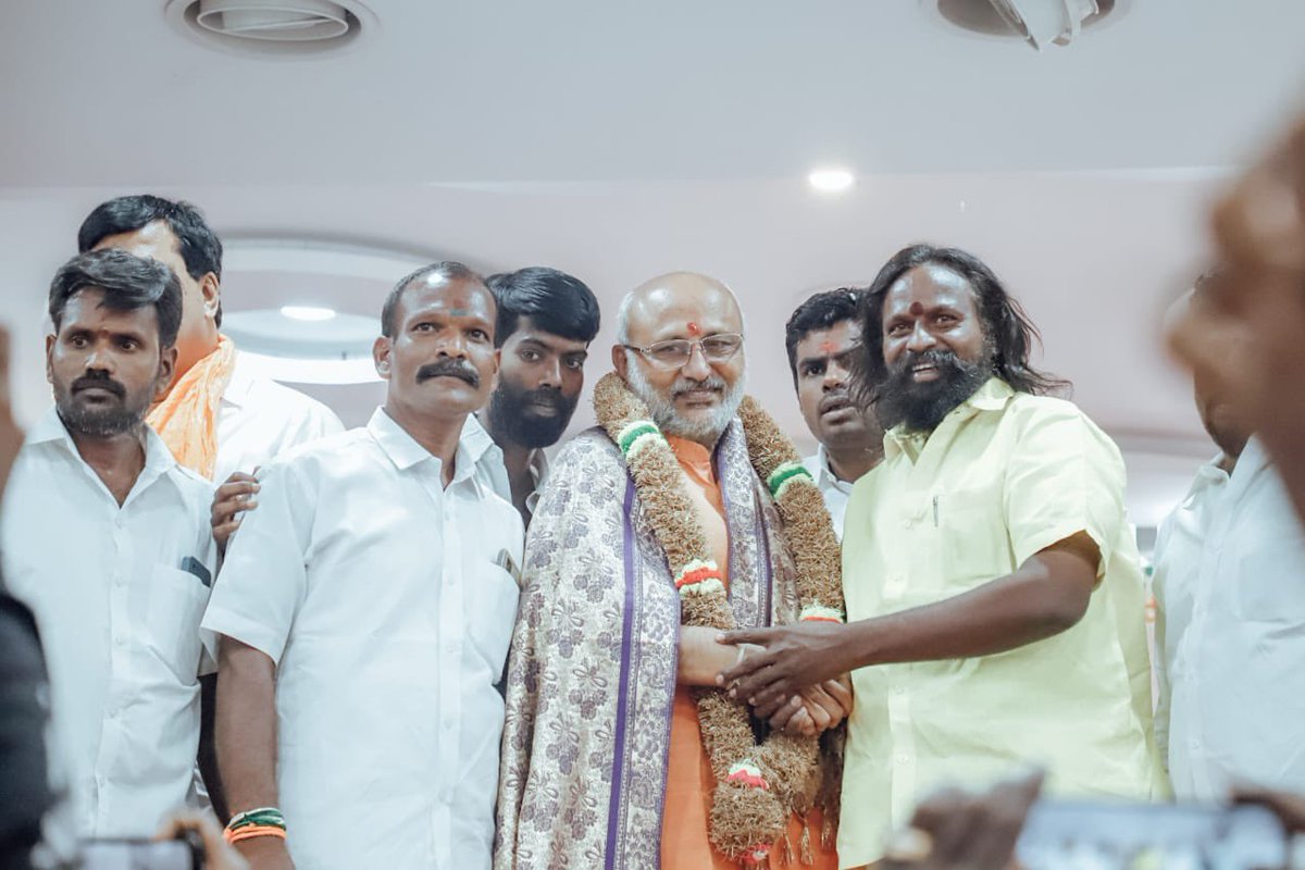 KKSelvakumaroff's tweet photo. ஜார்கண்ட் மாநில ஆளுநராக பொறுப்பேற்கும் அருமை அண்ணன் 
சி.பி ராதாகிருஷ்ணன் @CPRBJP அவர்களை நேரில் சந்தித்து வாழ்த்து தெரிவித்தேன். https://t.co/EM6P1veKlq