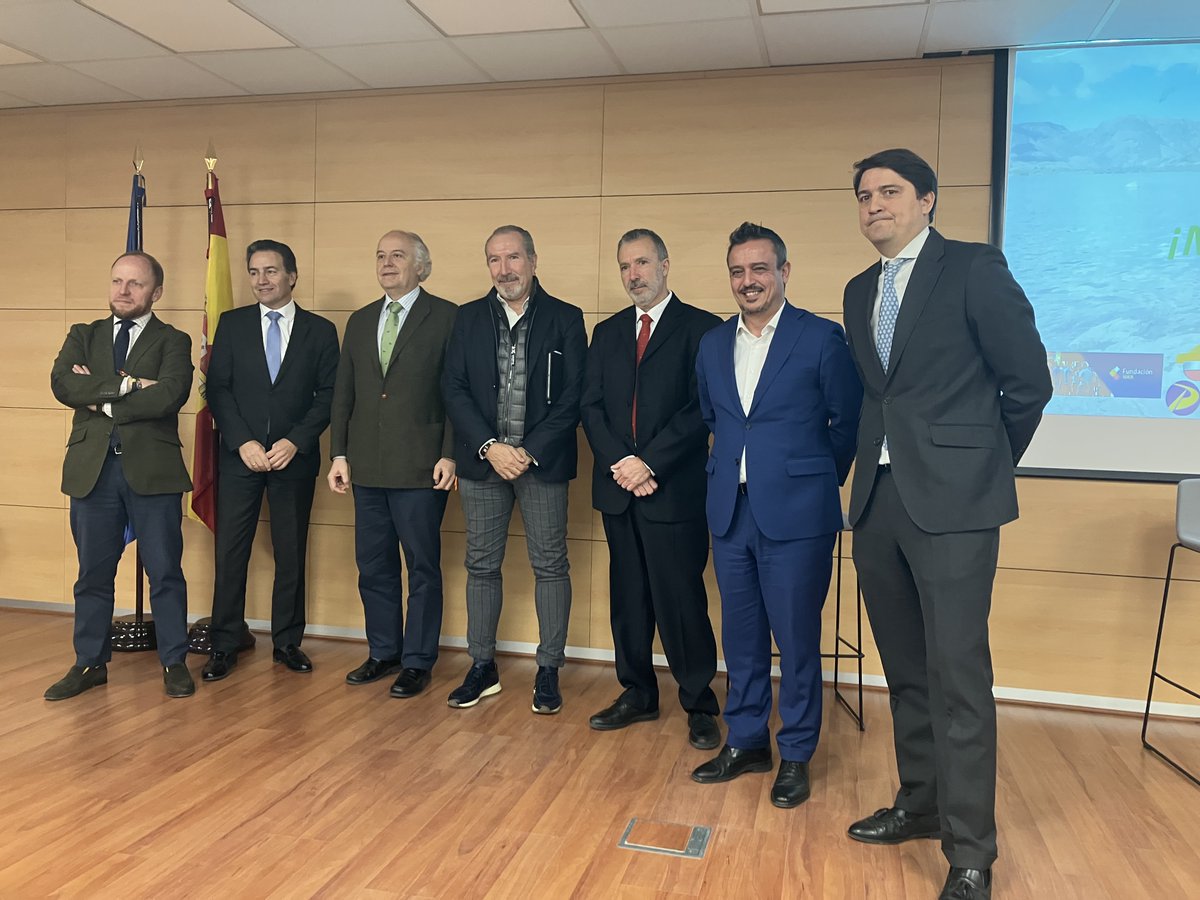 Alberto Bardesi (@albertobardesi) on Twitter photo Magnífico II Encuentro <a href="/Repsol/">repsol</a> + #CatedraPadecasaUAX con excelentes presentaciones de <a href="/angelsampi/">Ángel Sampedro</a> <a href="/curro_lucas/">Curro Lucas</a> <a href="/javloma/">Javier Loma</a> y <a href="/jjpotti/">Juan Jose Potti</a> y un debate final de altura. Sostenibilidad 5.0, Objetivo 55, IA y Machine Learning aplicados a la producción y puesta en obra de mezclas bituminosas Magnífico II Encuentro <a href="/Repsol/">repsol</a> + #CatedraPadecasaUAX con excelentes presentaciones de <a href="/angelsampi/">Ángel Sampedro</a> <a href="/curro_lucas/">Curro Lucas</a> <a href="/javloma/">Javier Loma</a> y <a href="/jjpotti/">Juan Jose Potti</a> y un debate final de altura. Sostenibilidad 5.0, Objetivo 55, IA y Machine Learning aplicados a la producción y puesta en obra de mezclas bituminosas