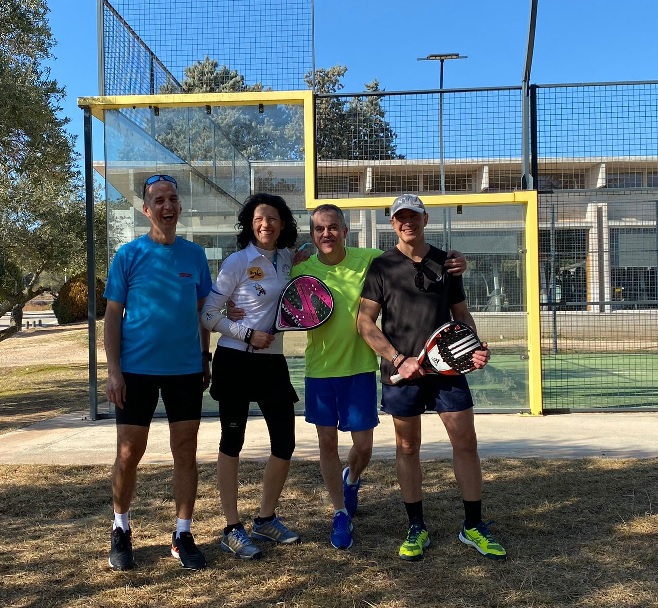 ICATERadvocats's tweet photo. 🎾#LligaPàdel 2023 @ICATERadvocats: amb fred o calor, pluja o vent, les i els participants d'aquest any ja estan lluitant per guanyar partits! Gran ocasió també per compartir temps 'no-jurídic' amb els companys i companyes. Amunt @ICATERadvocats! 💪 https://t.co/A1nf2FCqJd