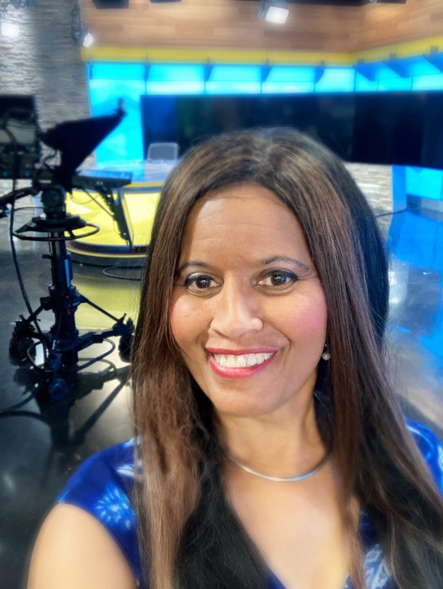 OlgaBreese's tweet photo. All #smiles as I wrapped up day one ⁦@koat7news⁩ #experienced #Hearst #meteorologist #STEMprofessional #television #tvnewslife #broadcaster #newmexico #NMWx https://t.co/PbllI6zueF