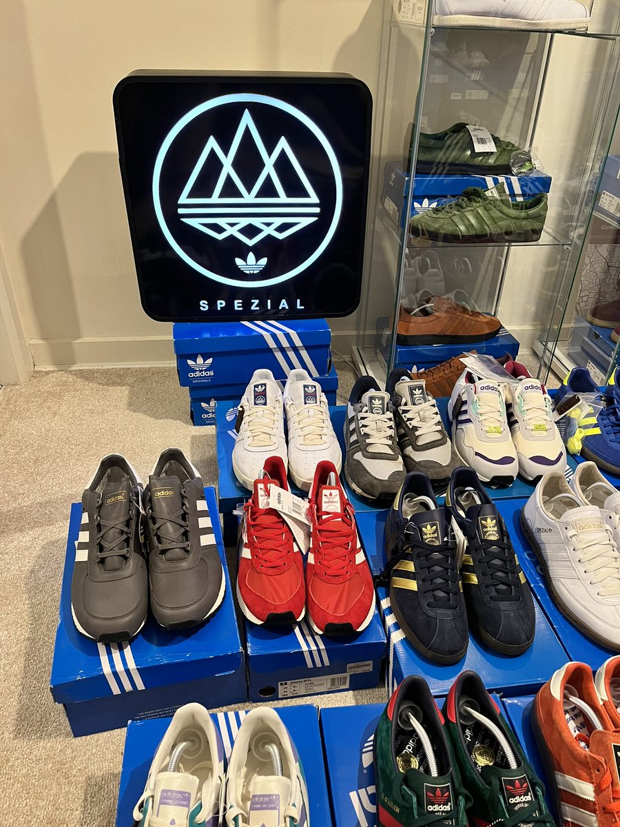 A great little addition to the Spezial man cave 😎 Just need to find a rightful place for it now 👍🏻 #AdidasSpezial #KeepItSpezial #Adidas #AdidasOriginals #Spzl #SPZL #Spzlcollection #AdidasManCave #threestripestwosolesonelove #3Stripes2Soles1Love