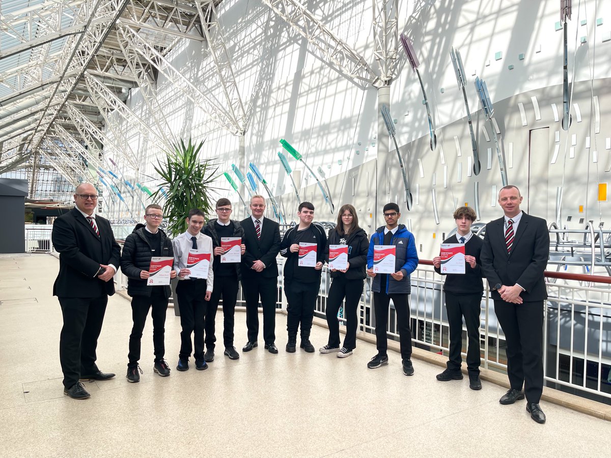 SecuriGSystems's tweet photo. Certificates all round at our @mcrpathways Talent Taster!
Our training and development manager David Brook led a session giving a group of young people considering a future in the security industry a taster into working at @StEnochCentre .
#youngpeople #training #securigroup https://t.co/BOq5IoSJAc