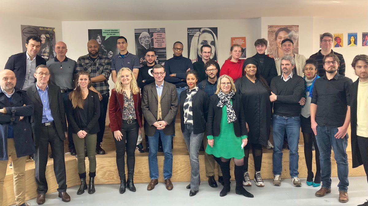 afafgabelotaud's tweet image. 🚀 @MetaFrance et @simplonco
s’associent pour l’AcadémieMetavers, nouvelle formation que nous soutenons via @pariscode
Avec @poleemploi_75 et @OpcoAtlas nous permettons à des Parisiens d’être gratuitement formés à ces nouveaux métiers qui dessinent le monde de demain