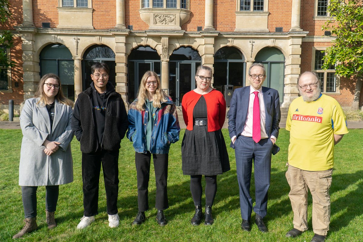 SomervilleOx's tweet image. Three brave Somerville students and tutors will face-off in a nationally-broadcast battle of wits for honour, glory and all-important bragging rights at the next tutorial when we play host to @BBCRadio4&apos;s @the3rdDegreePoz on March 3rd.

Join us on the day: some.ox.ac.uk/news/bbc-quiz-…