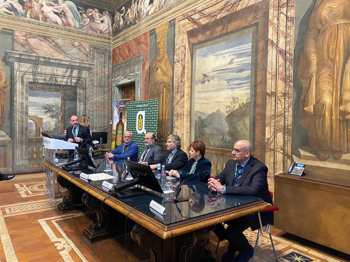 Yesterday, Deoleo has been a key participant in the conference "Olive Oil: Companies, Sustainability, and Markets" held in Rome for the promotion of the Italian extra virgin olive oil supply chain.

#OliveOil #Sustainability #Deoleo #Carbonell #Carapelli #Bertolli