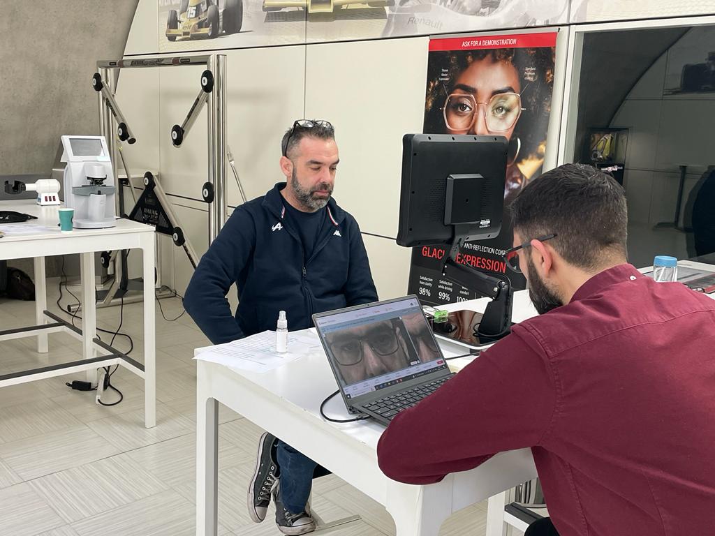 ShamirOptical's tweet photo. Our Shamir UK team has met up in Enstone with BWT Alpine F1 Team pit crew and garage teams with the aim of equipping them with our best lens designs, perfectly suited to their needs. 
That way we help ensure that they'll be best prepared for the upcoming season's opening. https://t.co/5GfagWo4TK