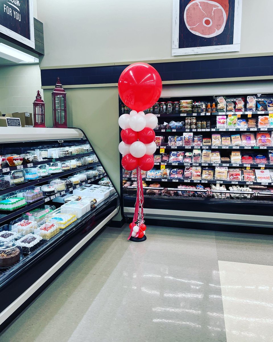 dhballoons's tweet photo. Foodland Cayuga @FoodlandOnt #regrandopening #congrats #newlyrenovated @dhballoonbouquets@yahoo.ca balloons https://t.co/GJhqsx3P0S