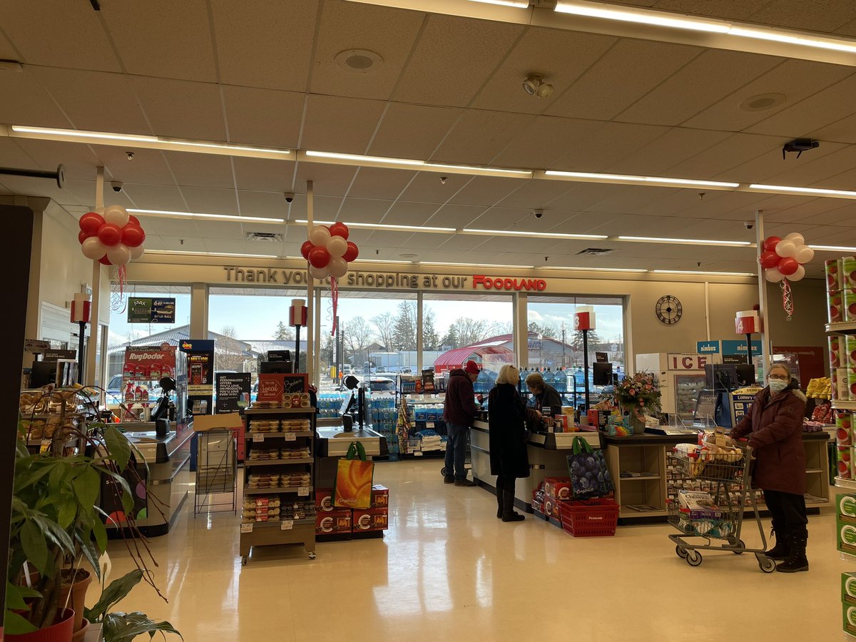 dhballoons's tweet photo. Foodland Cayuga @FoodlandOnt #regrandopening #congrats #newlyrenovated @dhballoonbouquets@yahoo.ca balloons https://t.co/GJhqsx3P0S