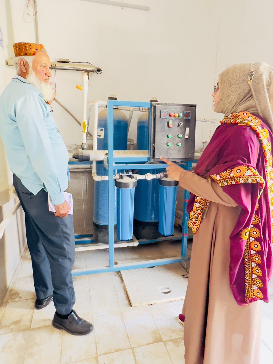 RasheedaBanoAHO's tweet photo. 15.02.2023
@KashifShoroPPP 
Today visited the #waterpurification plants at Noor Khan Chang Goth with Mr. Imtiyaz Ahmed, Glamur Life Water Technologies, so that the work on the plants can be started as soon as possible &amp; clean drinking water can be provided to the people. https://t.co/tyXa3Mkizu