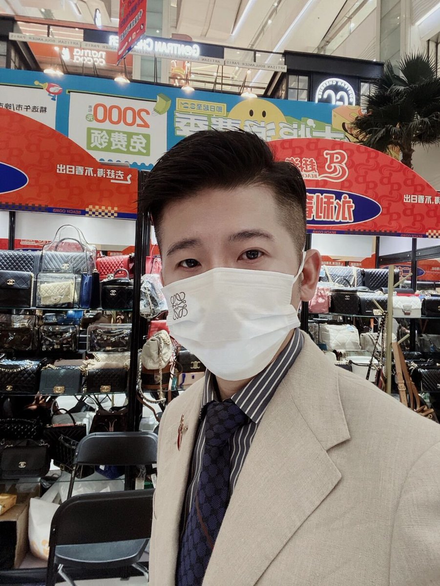 nanfen9998's tweet photo. 想就来找我，别弄得满手都��，硬说那是思念，隔了很远就只是空虚☺️ https://t.co/MSnyMIZO1f