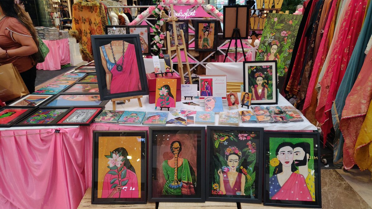 PoulsofArt's tweet photo. #popuplife #SmallBusiness #art https://t.co/GAE4ln0ocY