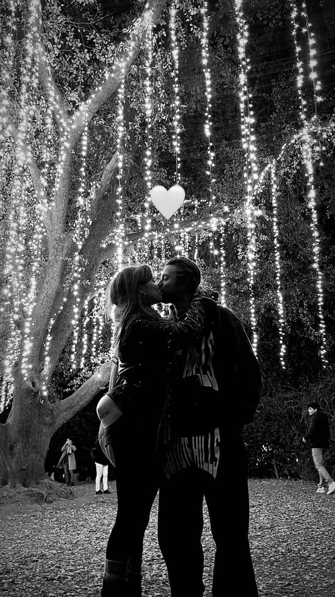 MicaelaRiven's tweet photo. Espero que saiba que, mesmo que o mundo gire, mesmo que as coisas mudem completamente, mesmo que a gente não acabe se casando, tendo filhos e essas breguices todas, minga alma continua ligada a sua. Almas gêmeas são destinadas a se encontrar.
Acho que encontrei a minha alma gêmea https://t.co/GP7N0B8K6M